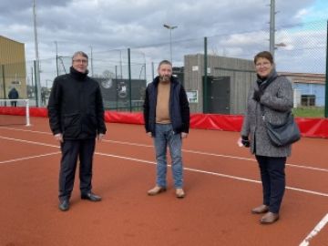 À #Tinténiac, avec le Maire Christian Toczé, pour découvrir des investissements en faveur du sport et de la jeunesse : 
✅ 2 nouveaux terrains de tennis en...