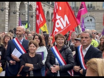 À la manifestation organisée à Rennes par le Planning Familial pour défendre le droit à l’#IVG, en solidarité avec les femmes américaines qui viennent de...