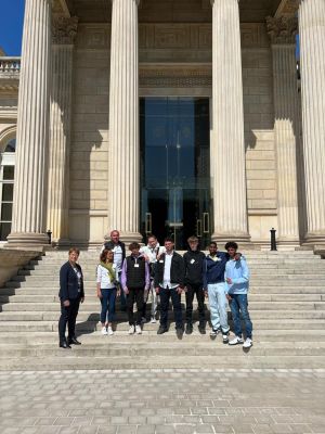Visite de l'Assemblée nationale avec des lycéens de Tinténiac