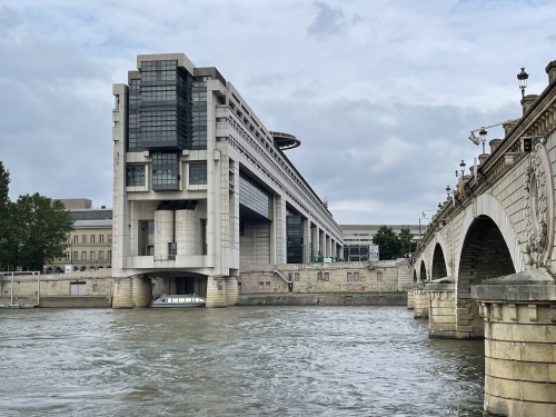 Le gouvernement préfère l'austérité budgétaire à la justice sociale
