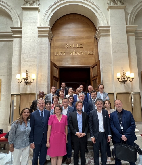 Retour émouvant à l'Assemblée nationale pour la XVIe législature