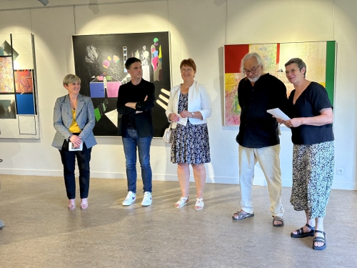 Vernissage d'une exposition à la Maison du Livre de Bécherel