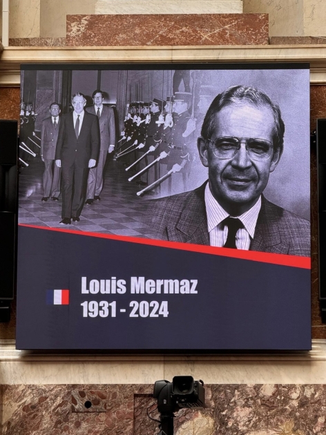Hommage de l'Assemblée nationale à Louis Mermaz