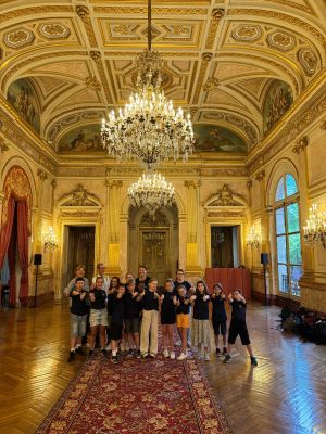 Visite de l'Assemblée nationale avec le conseil municipal des jeunes de Montfort-sur-Meu