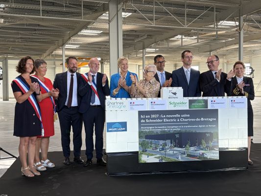 Inauguration de l'extension de l'usine Schneider Electric à Chartres-de-Bretagne